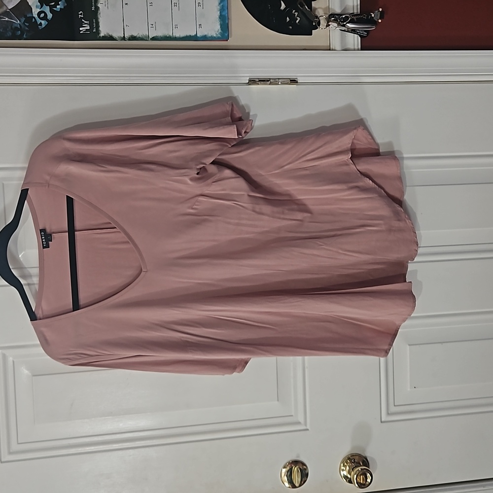 Torrid size 1 or 14/16 pink blouse